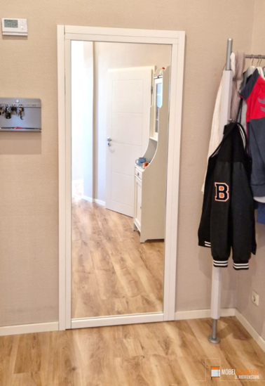 Flurmöbel | Spiegeltür