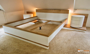 Schlafzimmer | Schwebendes Doppelbett